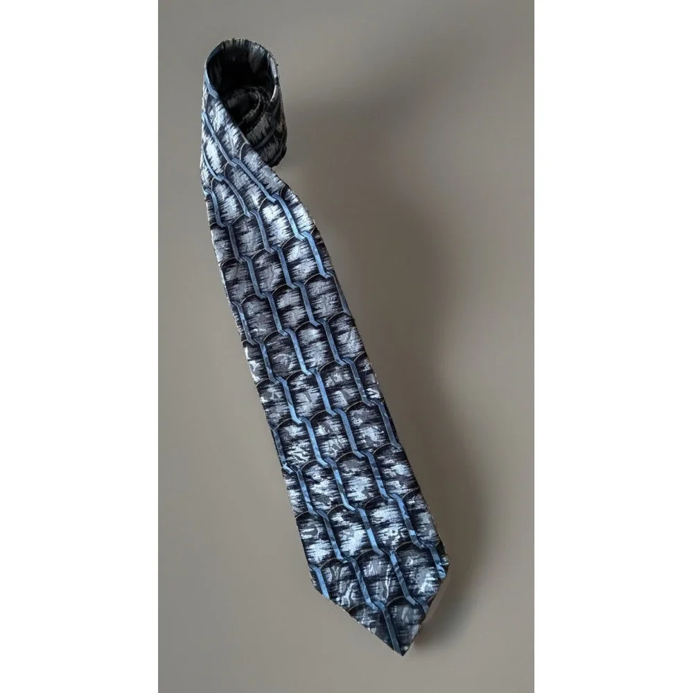 Louis Roth Neckwear Tie Blue Silver Abstract Geometric Italy 100% Silk JBHS